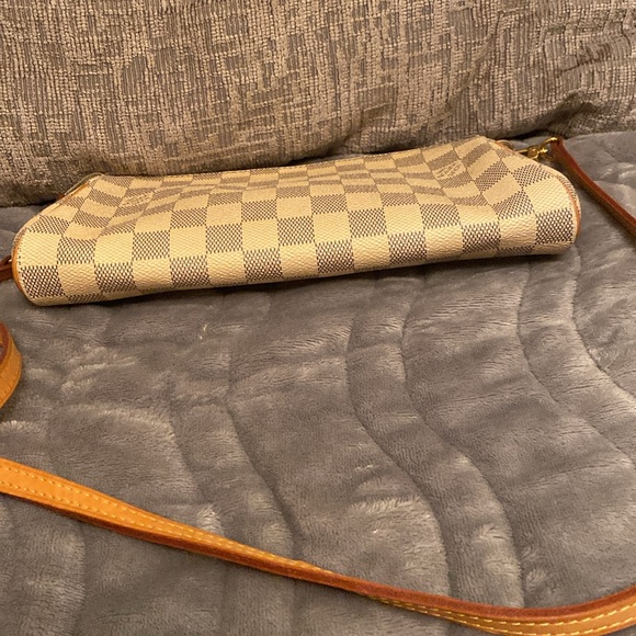 Authentic Louis Vuitton Eva Crossbody Bag - Picture 4 of 6